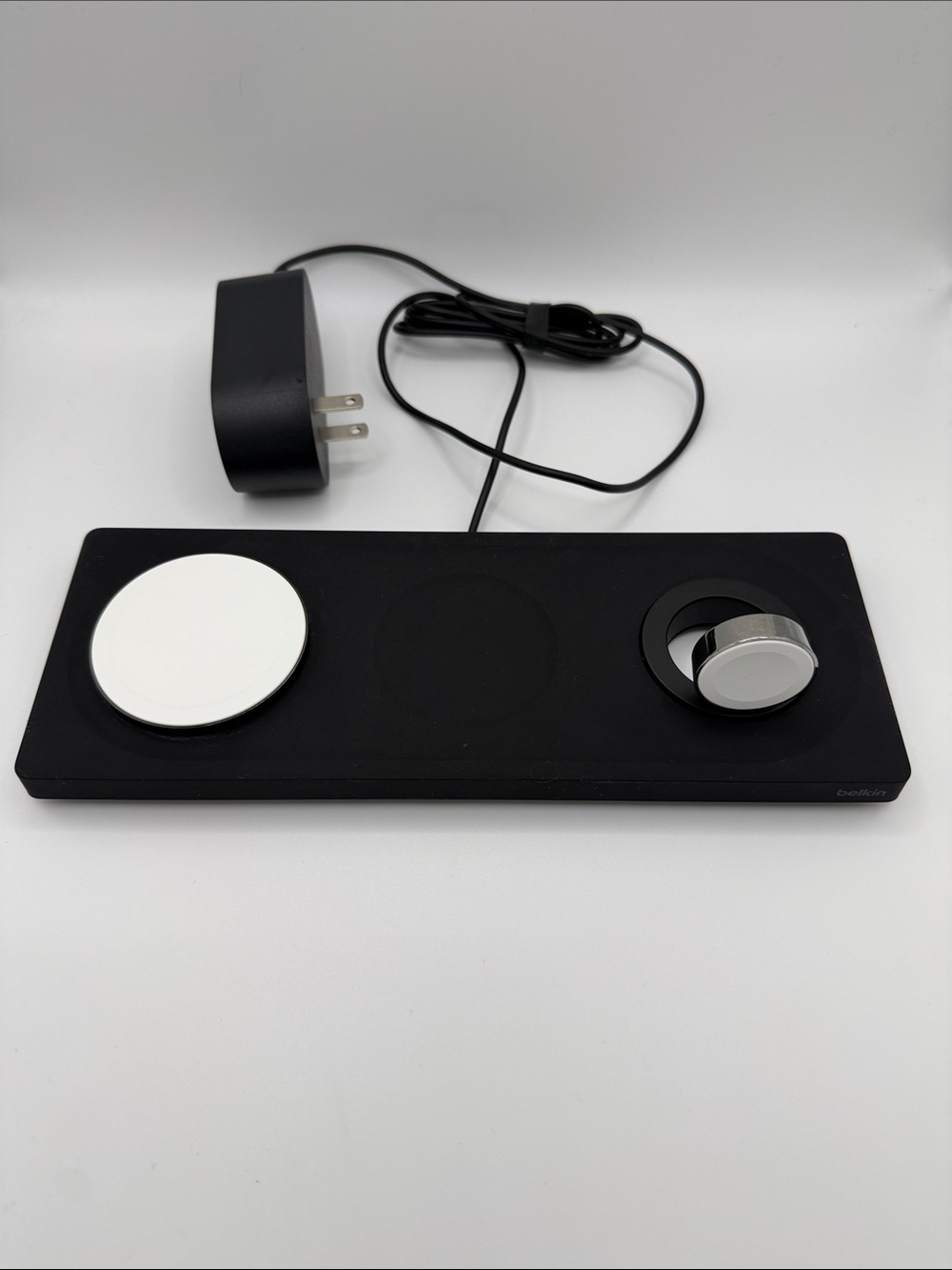 belkin Black Charging Stand with White Magnetic Charger